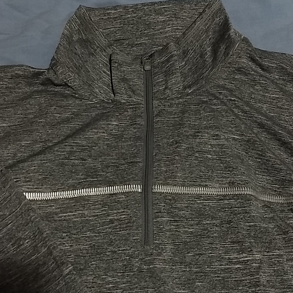Grey athletic long sleeve - Picture 2 of 3